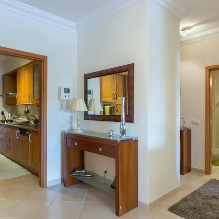 Modern With Pool In Vilamoura Quarteira