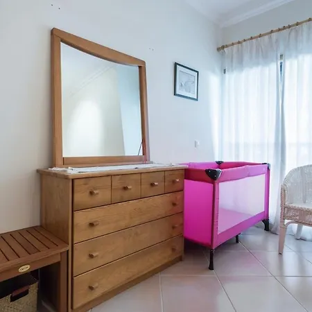 Modern With Pool In Vilamoura Quarteira